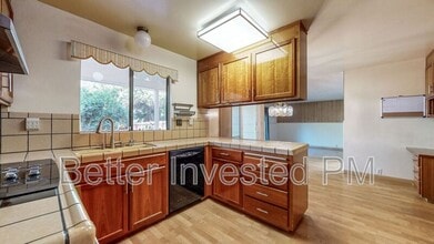 2530 Brookhaven Dr in Santa Rosa, CA - Building Photo - Building Photo