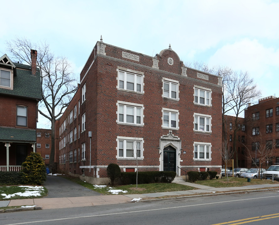 352 Laurel St in Hartford, CT - Building Photo