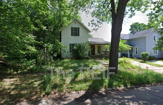 property at 702 Avon St