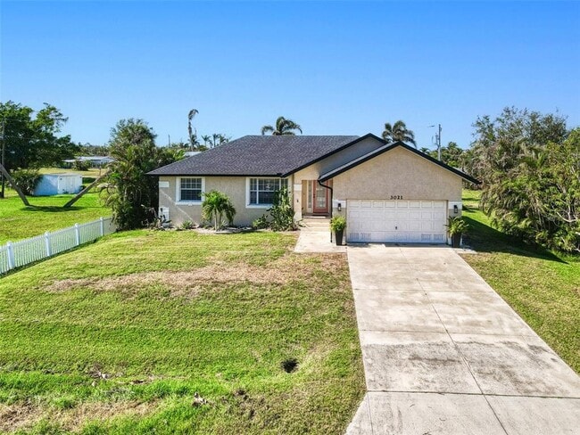 3021 Palm Dr in Punta Gorda, FL - Building Photo - Building Photo