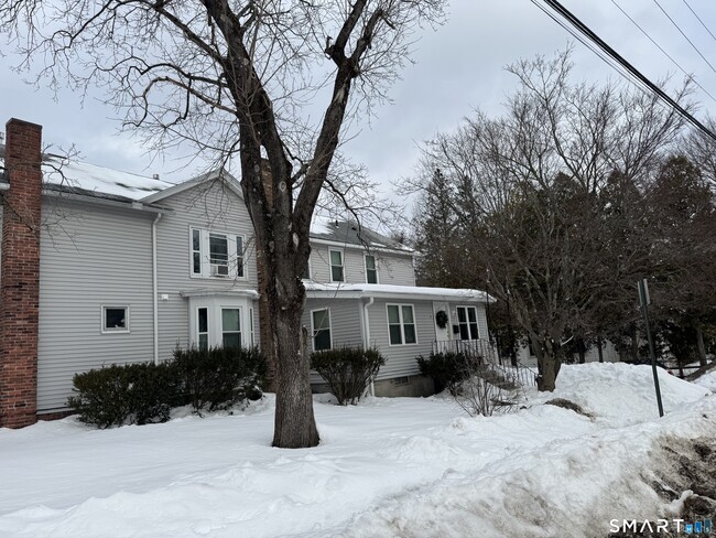 91 Williams Ave in Winchester, CT - Building Photo - Building Photo