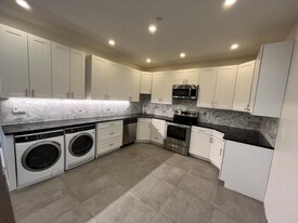 20 Park St in Albany, NY - Building Photo