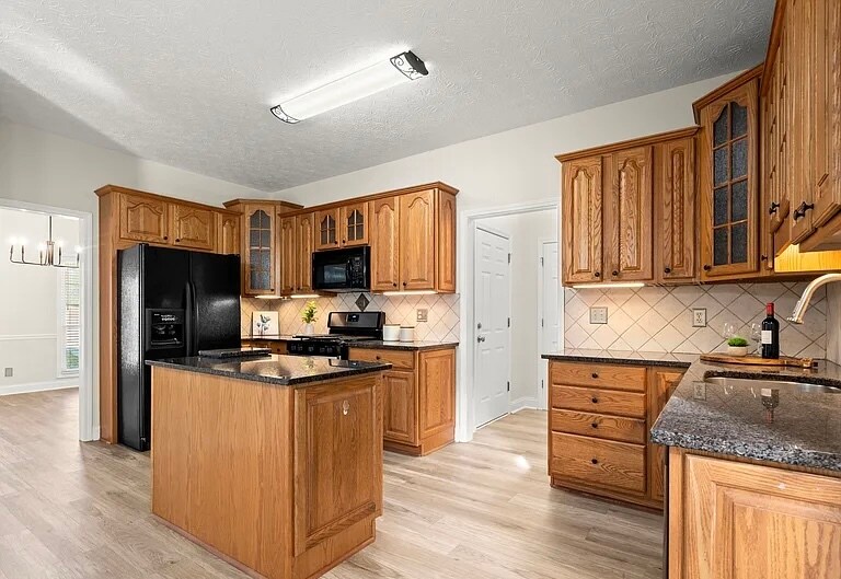 4235 Marjorie Rd SW in Snellville, GA - Building Photo