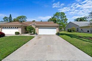 627 St Andrews Blvd in Naples, FL - Building Photo