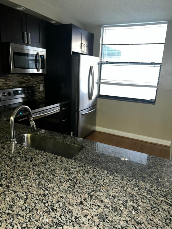 3516 Whitehall Dr in West Palm Beach, FL - Building Photo - Building Photo