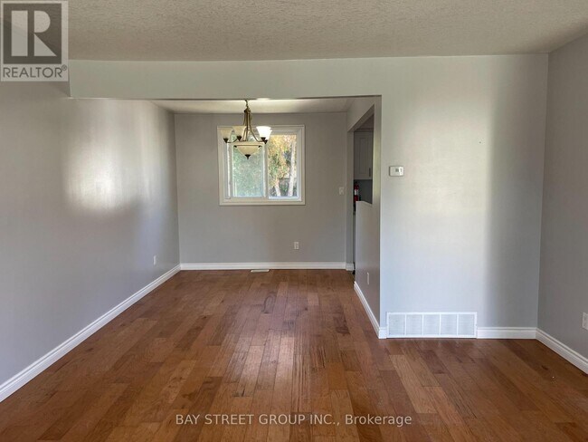 172 Darlington Dr in Hamilton, ON - Building Photo - Building Photo