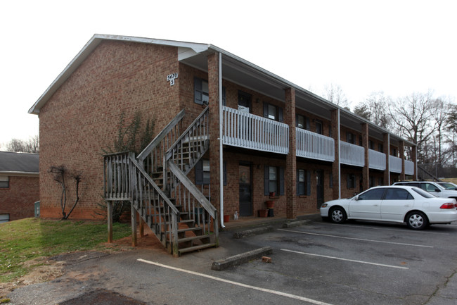 SHATTALON TERRACE APARTMENTS in Winston-Salem, NC - Foto de edificio - Building Photo