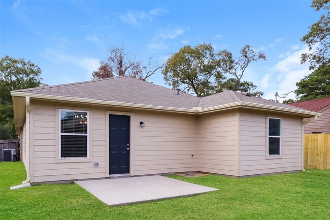 17239 Glen Oaks Dr