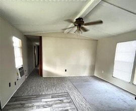 705 San Jacinto St in Highlands, TX - Building Photo - Building Photo