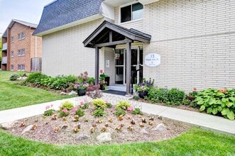Snyder Avenue Apartments in Woolwich, ON - Building Photo - Building Photo