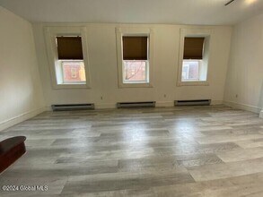 339 Madison Ave-Unit -Apt 3 in Albany, NY - Building Photo - Building Photo