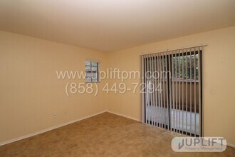 12027 Alta Carmel Ct in San Diego, CA - Building Photo - Building Photo