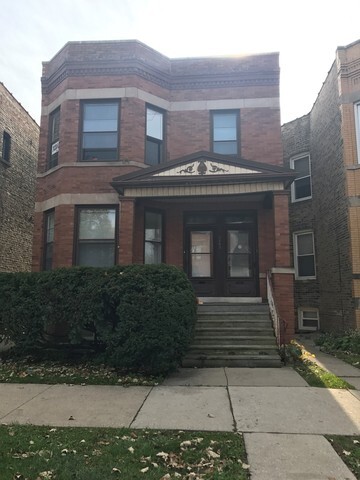 2243 W Addison St in Chicago, IL - Building Photo