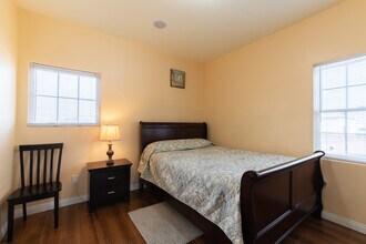 2721 W 82nd Pl in Inglewood, CA - Building Photo - Building Photo