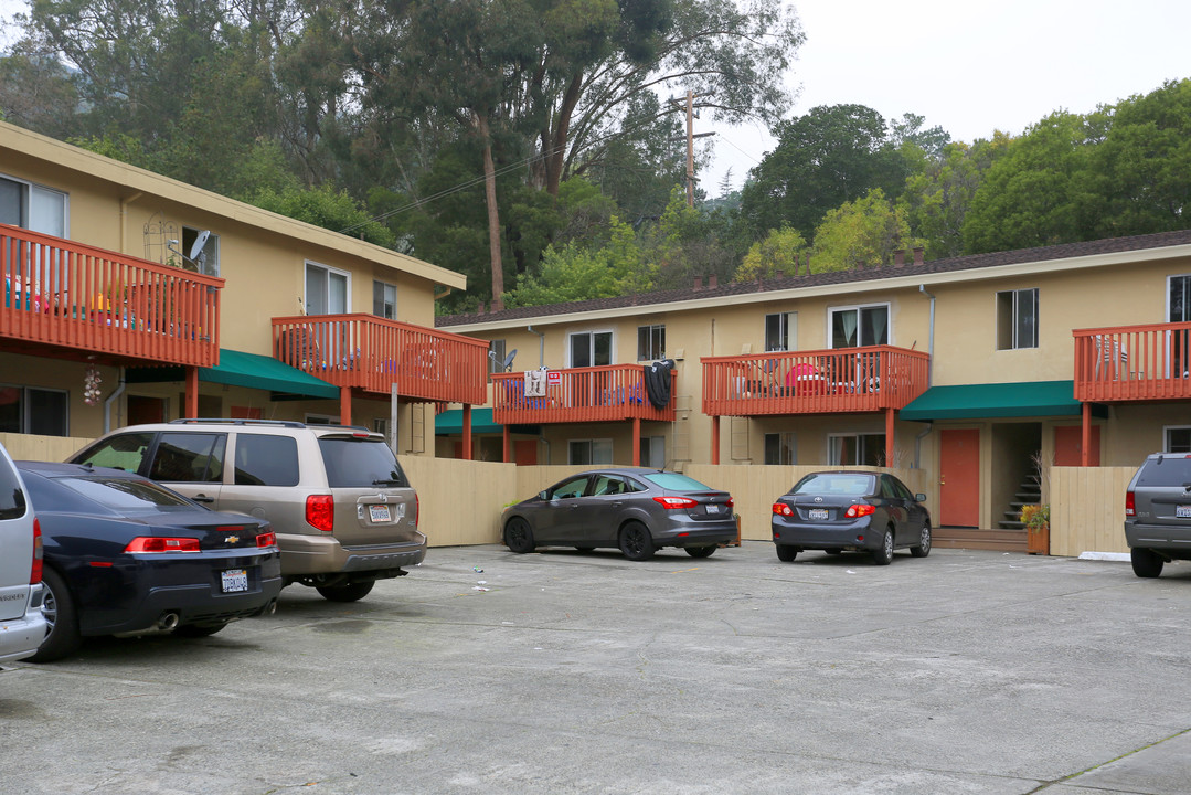 Lincoln Vista Apartments in San Rafael, CA - Building Photo