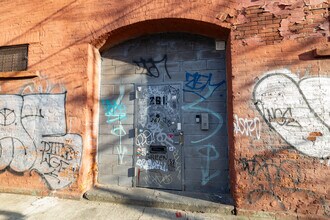 261 Bond St in Brooklyn, NY - Building Photo - Building Photo