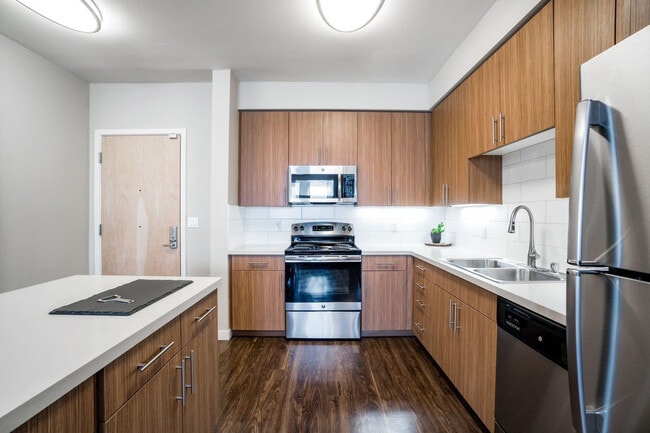 2615 CA-82 in Santa Clara, CA - Foto de edificio - Building Photo