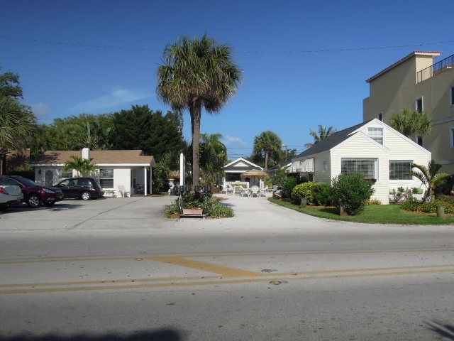 9551 W Gulf Blvd in Treasure Island, FL - Foto de edificio