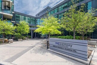 215-2215 Sherway Gardens Rd in Toronto, ON - Building Photo - Building Photo