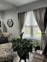 8020 S Prairie Ave, Unit 2 in Chicago, IL - Building Photo - Building Photo