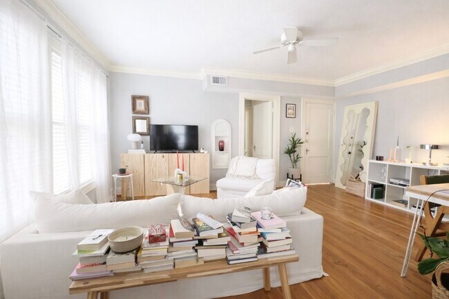 1656 Kipling St in Houston, TX - Building Photo - Building Photo