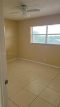 4700 Washington St in Hollywood, FL - Building Photo - Building Photo