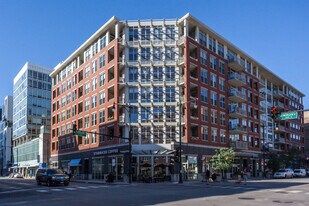 1001 W Madison St, Unit 214 in Chicago, IL - Building Photo