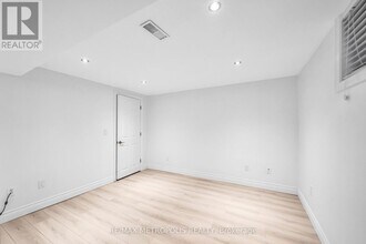 834 Sanok Dr in Pickering, ON - Building Photo - Building Photo