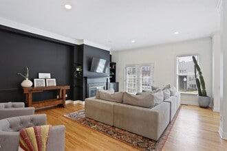 308 Creekbank Way SE in Smyrna, GA - Building Photo - Building Photo