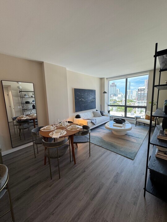 120 NW 31st St, Unit A2 in Miami, FL - Building Photo