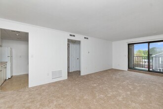685 Main St in Weymouth, MA - Building Photo - Building Photo