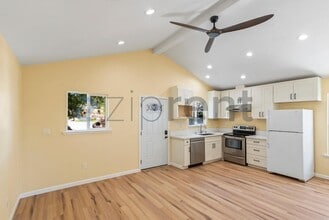 732 W Edmundson Ave in Morgan Hill, CA - Foto de edificio - Building Photo