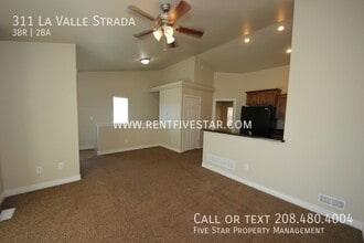 311 La Valle Strada in Pocatello, ID - Foto de edificio - Building Photo