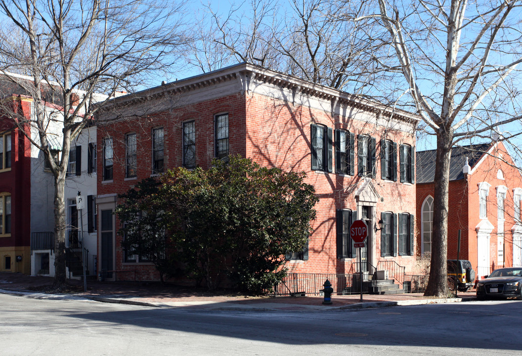 2737 O St NW in Washington, DC - Building Photo