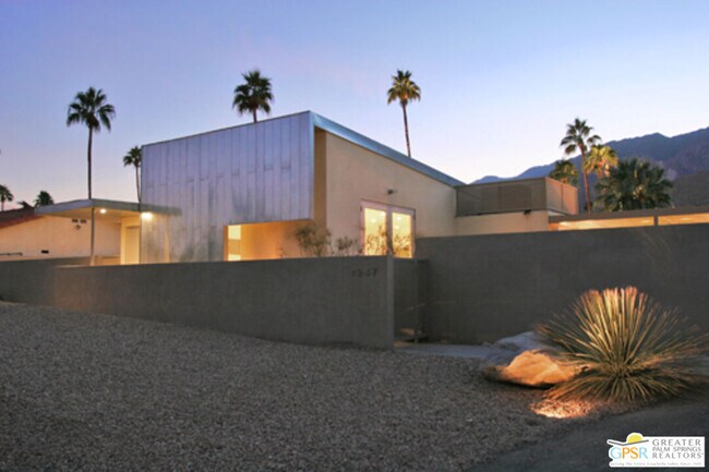 1947 S Joshua Tree Pl in Palm Springs, CA - Building Photo - Building Photo