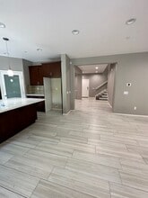 17032 Cantlay St in Van Nuys, CA - Foto de edificio - Building Photo