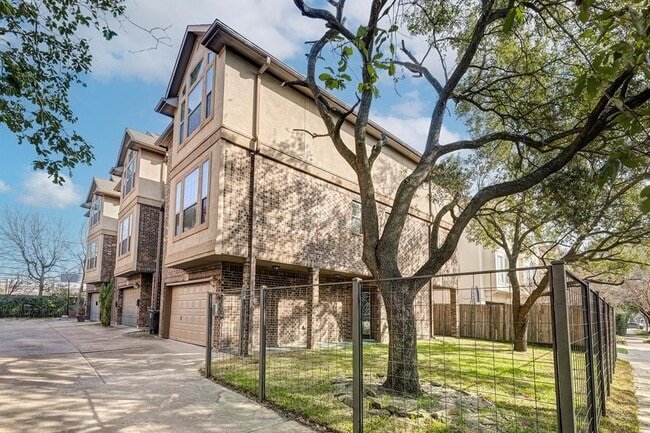4018 Childress St in Houston, TX - Building Photo - Building Photo