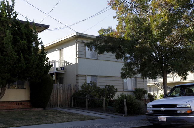 1230 141st Ave in San Leandro, CA - Foto de edificio - Building Photo