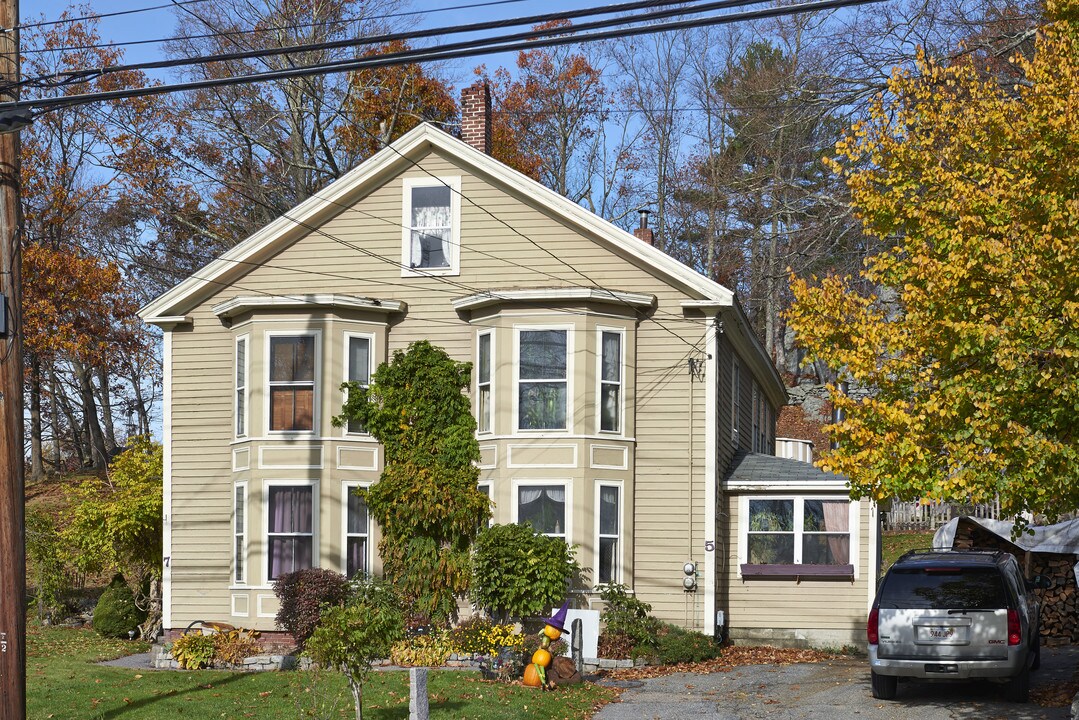 5 West St in Berlin, MA - Building Photo