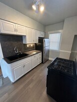 647 Eddy Rd in Cleveland, OH - Building Photo