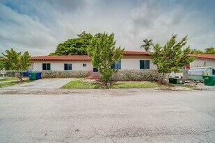 14708 NE 7th Ave in Miami, FL - Building Photo
