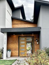 3720 136th Ave SE in Bellevue, WA - Building Photo - Building Photo