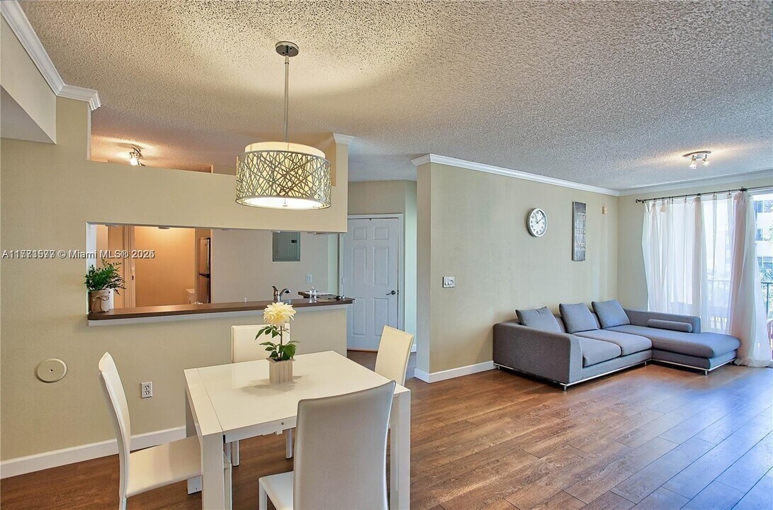 17145 N Bay Rd, Unit 4409 in Sunny Isles Beach, FL - Building Photo