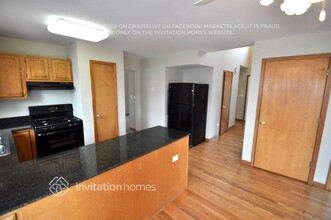 1420 Lily Cache Ln in Bolingbrook, IL - Building Photo - Building Photo