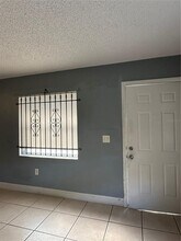 517 N John St in Orlando, FL - Building Photo - Building Photo