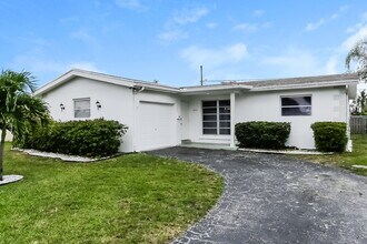 8681 NW 25th St in Sunrise, FL - Building Photo - Building Photo