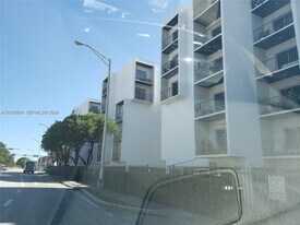 4550 W 16th Ave in Hialeah, FL - Building Photo