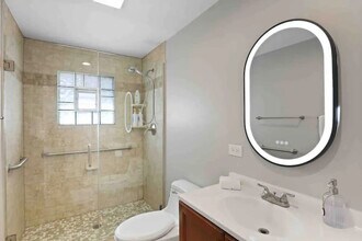 1523 Bates Ln in Schaumburg, IL - Building Photo - Building Photo