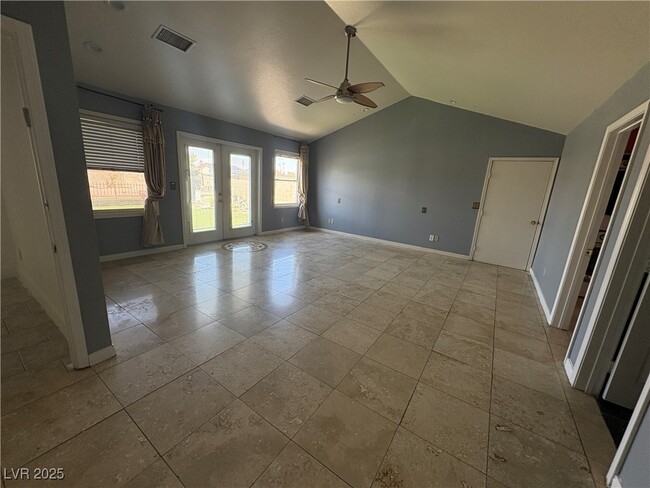 property at 71 Whitewind Ln
