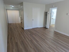 216 Melrose Dr, Unit 216 in Oxnard, CA - Foto de edificio - Building Photo